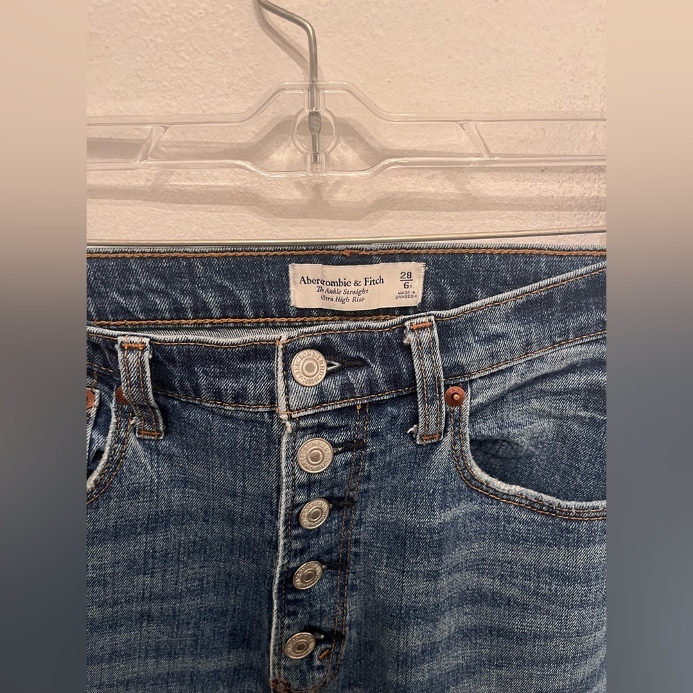Abercrombie & Fitch 90s Straight Ultra High Rise Size 28/6 Regular - Picture 3 of 3